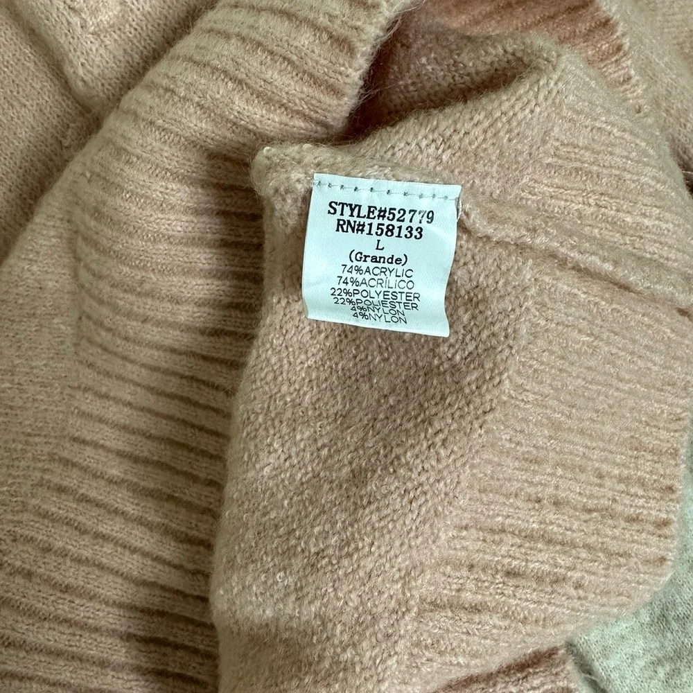 Sweater. - Picture 4 of 4